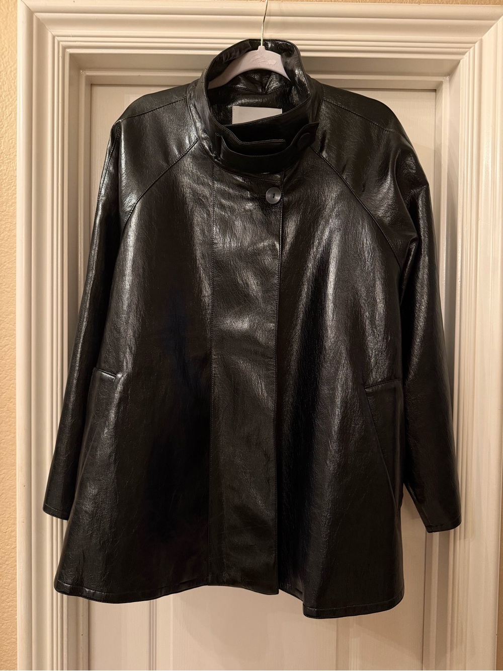 The Frankie Shop Black Patent Oversized Leather Jacket - Picture 4 of 11